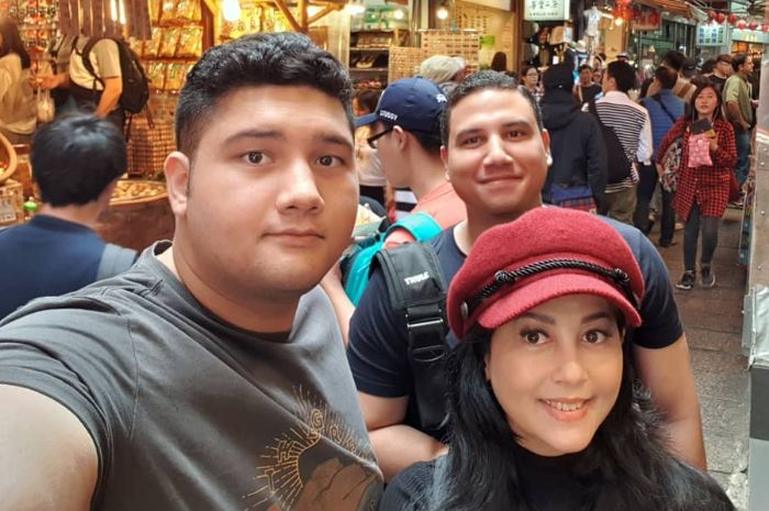 Meriam Bellina dan kedua putranya