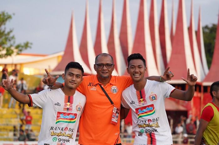 Dua pemain muda Persija Jakarta, Resky Fandi dan Adrianus Dwiki Arya Purnomo dapat kesempatan tampil bersama tim utama di kandang Semen Padang, Kamis (7/11/2019).