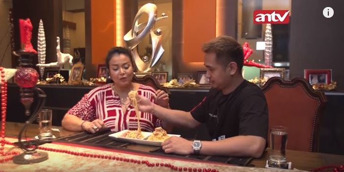 Tangkapan layar kemesraan Ajun dan Jennifer Jill