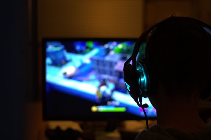 Illustration of playing games.
