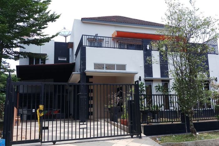Rumah mewah milik M Adam