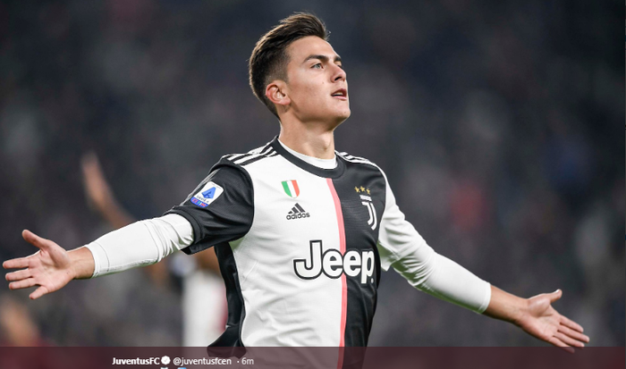 Striker Juventus, Paulo Dybala sedang merayakan golnya ke gawang AC Milan pada giornata 12 Serie A, Senin (11/11/2019)