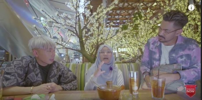 Robby Purba, Roy Kiyoshi dan Dephien saat membahas restoran-restoran yang memakai pesugihan