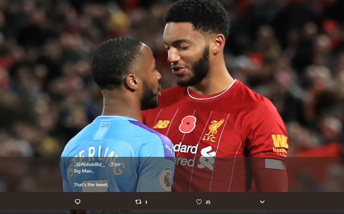 Raheem Sterling (kiri) beradu argumen dengan bek Liverpool, Joe Gomez (kanan).