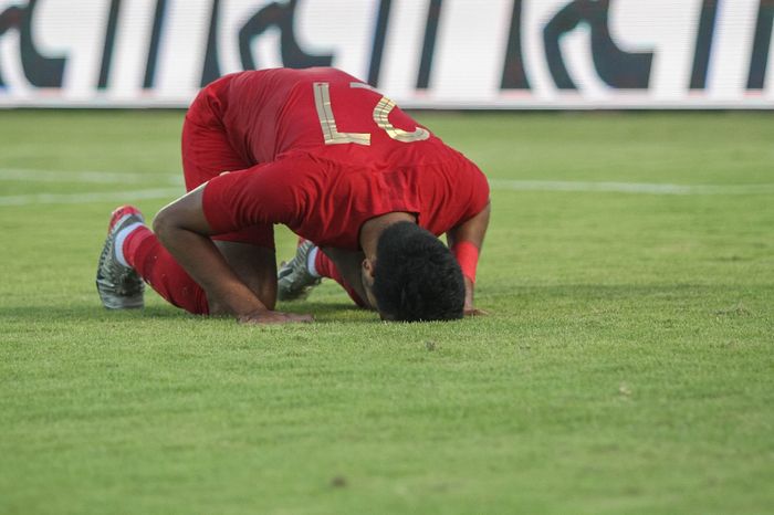 Selebrasi pemain timnas U-22 Indonesia, Muhammad Rafli usai mencetak gol ke gawang Iran dalam laga uji coba di Stadion Kapten I Wayan Dipta, Bali, Rabu (13/11/2019).