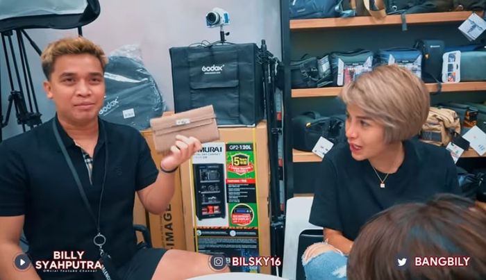 Billy Syhaputra kepo harga dompet janda kaya raya milik  Nikita Mirzani