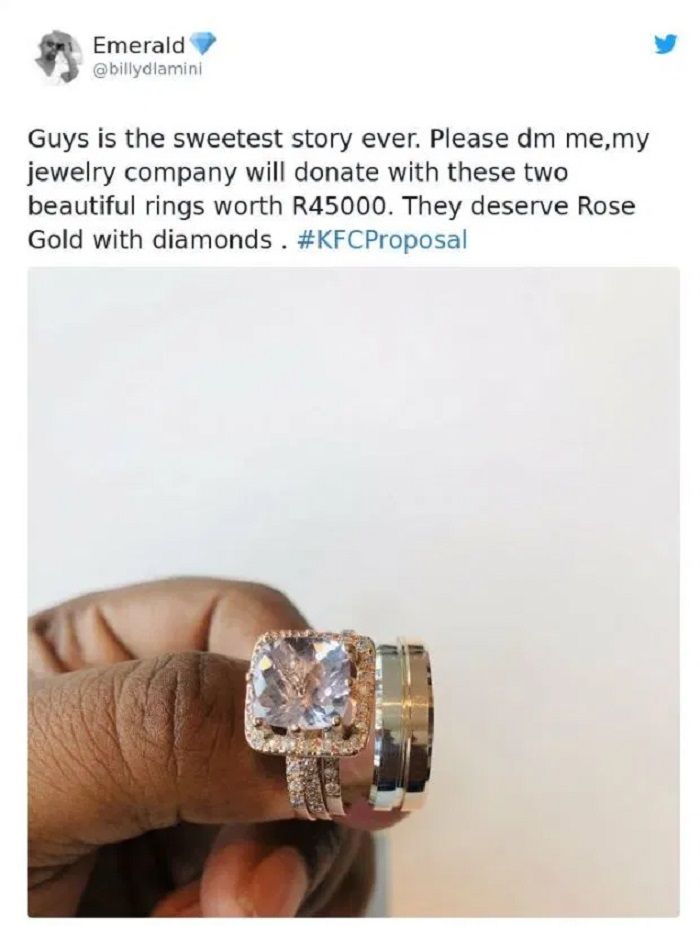 Ada yang memberi cincin