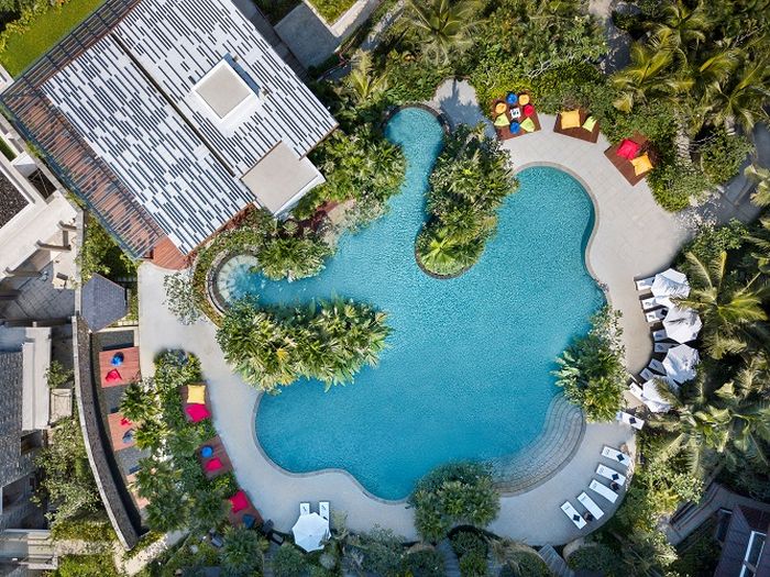 Swimming pool of Pullman Ciawi Vimala Hills Resort Spa & Convention, Puncak, West Java