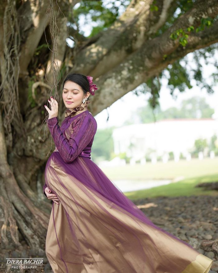 Beredar Foto Maternity Selvi Ananda Sebelum La Lembah Manah Lahir, Ibunda Jan Ethes Tampil Anggun Berbalut Gaun Ungu
