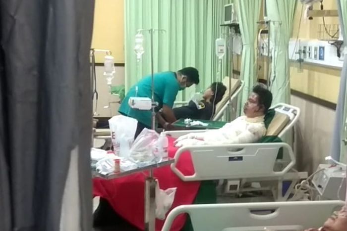 Kondisi HF (32) setelah bakar diri, derita luka bakar 51 persen hingga harus dirawat di RS Kramat Jati.(Kompas.com/Dean Pahrevi)