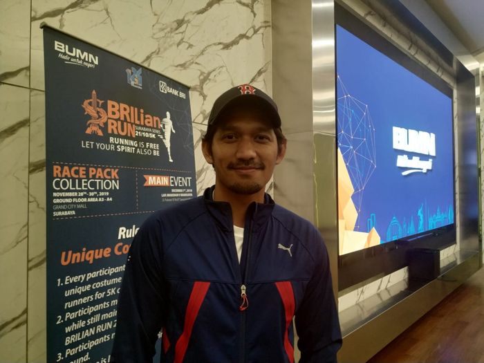 Influencer sekaligus aktor, Ibnu Jamil, menghadiri konferensi pers BRIlian Run 2019 yang digelar di Brilian Center, Jakarta, Rabu (20/11/2019).