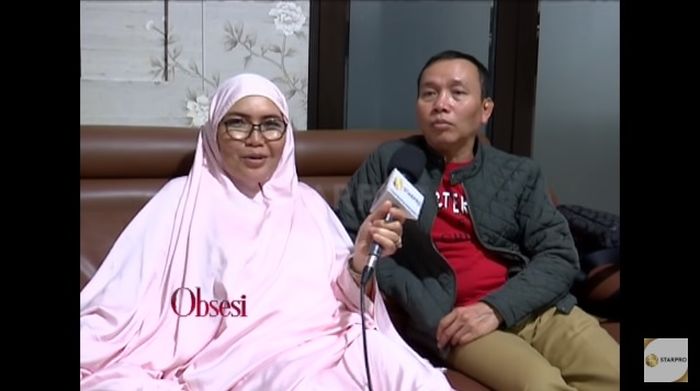 Umi Kalsum dan <a href='https://pontianak.tribunnews.com/tag/abdul-rozak' title='Abdul Rozak'>Abdul Rozak</a> sebut banyak pria yang ingin melamar <a href='https://pontianak.tribunnews.com/tag/ayu-ting-ting' title='Ayu Ting Ting'>Ayu Ting Ting</a>