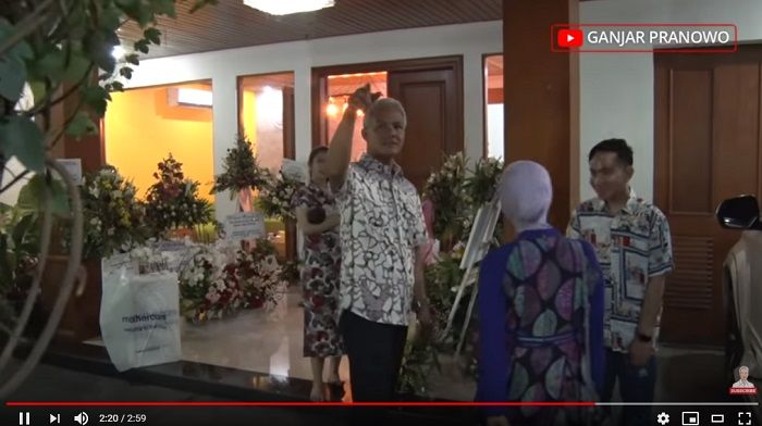 Bagian depan rumah Gibran (Youtube Ganjar Pranowo)