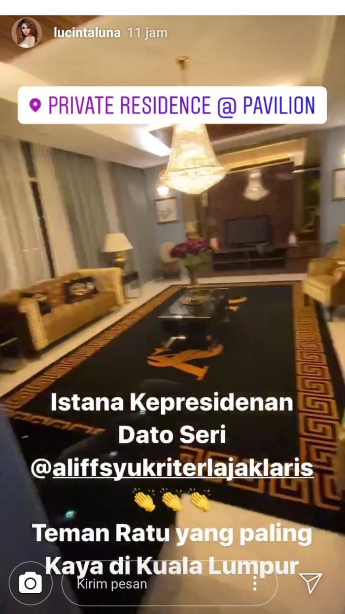 Lucinta Luna sedang berada di ruangan Dato Aliff, di Kuala Lumpur, Malaysia.