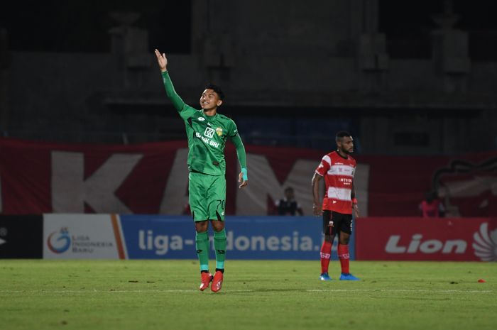 Pemain Bhayangkara FC, Dendi melakukan selebrasi usai membobol gawang tuan rumah Madura United di Gelora Bangkalan Madura, Jumat (22/11/2019) dalam laga pekan ke-28 Liga 1 2019.