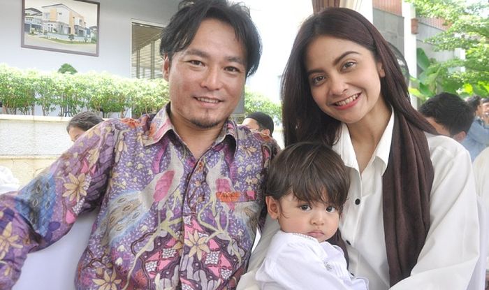 Tiwi dan keluarga