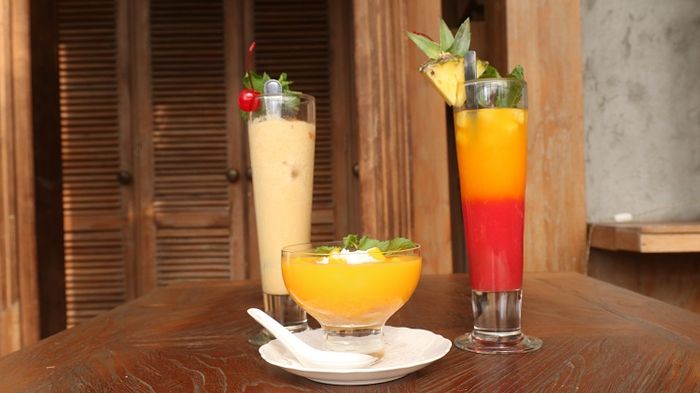 From left to right: Kembang Sepatu (left), Rasa Mala (middle), Gelombang Cinta (right). All are artisanal dessert of Bunga Rampai's Head of beverages, Chef Bambang.