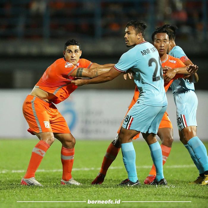 Suasana pertandingan Borneo FC melawan Persela Lamongan dalam pekan ke-29 Liga 1 2019 di Stadion Segiri, Samarinda, Rabu (27/11/2019).