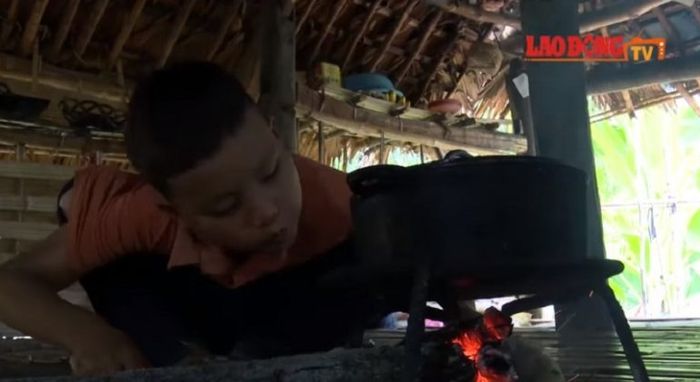Bocah 10 Tahun Hidup Sebatang Kara