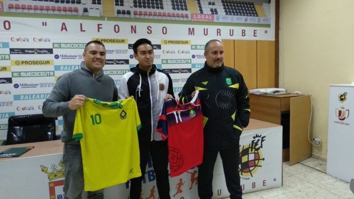 Khairul Imam Zakiri sat diperkenalkan oleh Gymnasia Ceuta pada hari Kamis (21/11/2019) di Stadion Alfonso Murube.