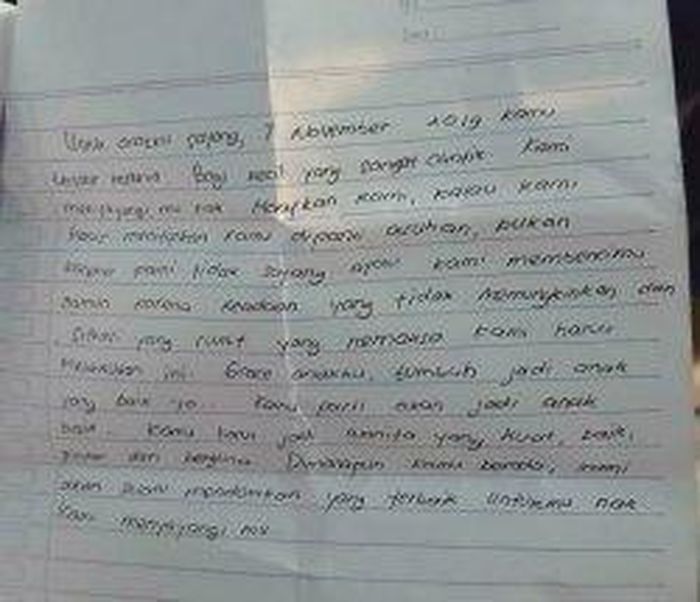 Ada surat wasiat dekat bayi dalam kardus di pinggir Jalan Bambu Kuning Selatan Rawalumbu Kota Bekasi, Kamis (28/11/2019).