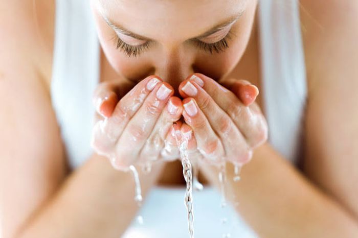 #5MenitAja: <a href='https://pontianak.tribunnews.com/tag/cuci-muka' title='cuci muka'>cuci muka</a> pakai <a href='https://pontianak.tribunnews.com/tag/air-cucian-beras' title='air cucian beras'>air cucian beras</a> bisa mencerahkan wajah