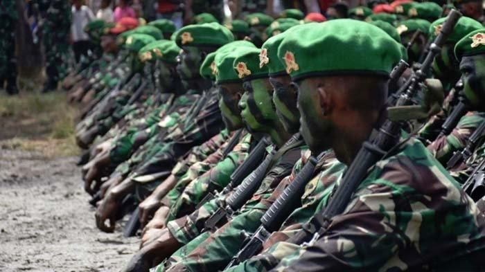 Prajurit yang baru lulus pelatihan berat 