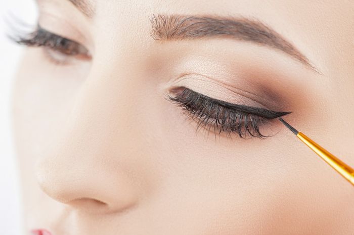 Tren <a href='https://pontianak.tribunnews.com/tag/makeup' title='Makeup'>Makeup</a> <a href='https://pontianak.tribunnews.com/tag/2020' title='2020'>2020</a>: Eye Line Tetap Bertahan 