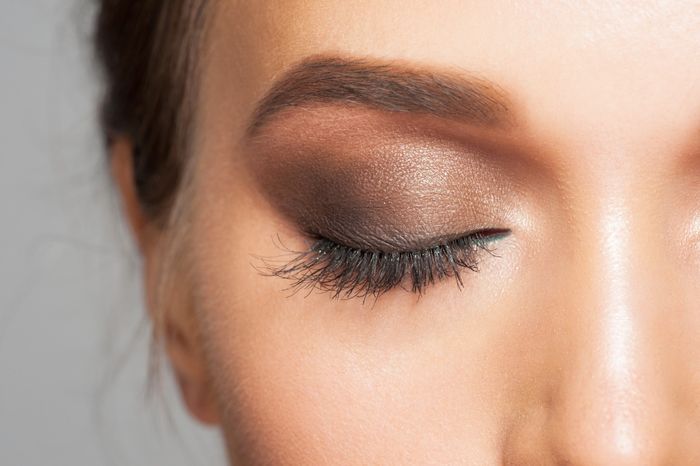 Tren Makeup 2020: Eyeshadow Smokey Eyes