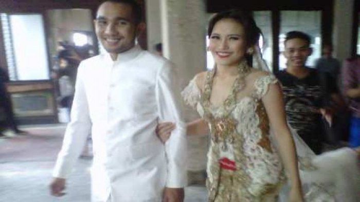Foto pernikahan Ayu Ting Ting dan Enji