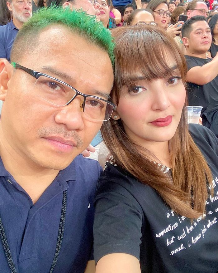 Penampilan baru Ashanty dengan gaya rambut baru mirip gadis ABG yang tak mau kalah dengan Aurel Hermansyah