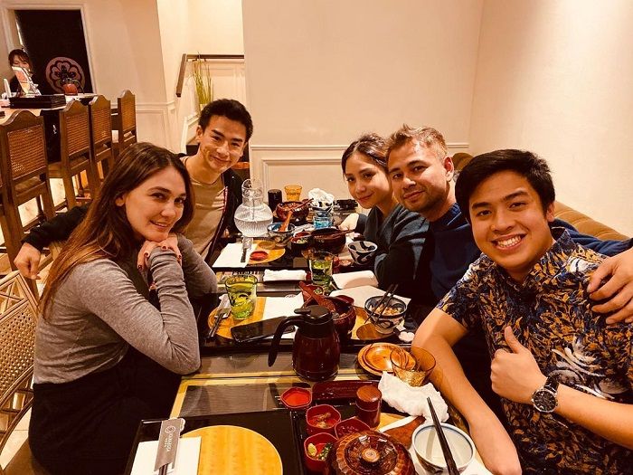 Luna Maya terciduk boyong Ryochin saat makan malam bareng Raffi Ahmad dan Nagita Slavina