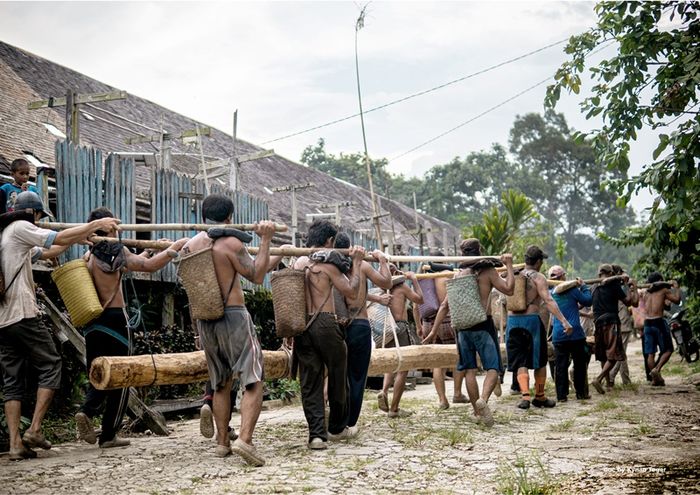 Dayak Melihat Dunia Kearifan Lokal Masyarakat Sungai Utik KalBar