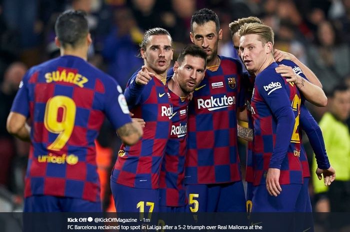 Para pemain Barcelona merayakan gol ketiga Lionel Messi ke gawang Real Mallorca dalam laga Liga Spanyol di Stadion Camp Nou, Sabtu (7/12/2019).