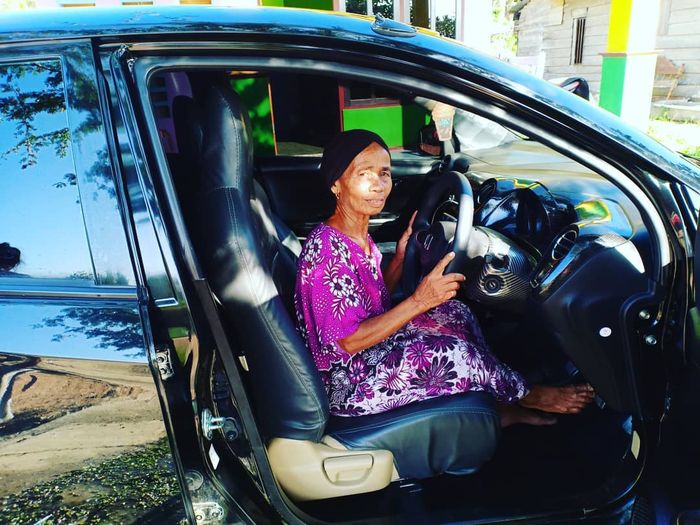 Mimi Peri kini mampu membelikan ibunya mobil