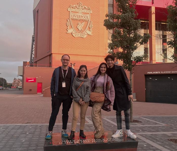 Satrio saat berlibur ke Inggris