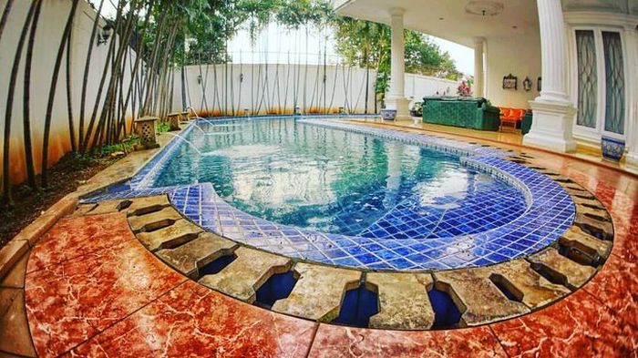 Rumah putih yang biasa untuk syuting FTV Gentabuana