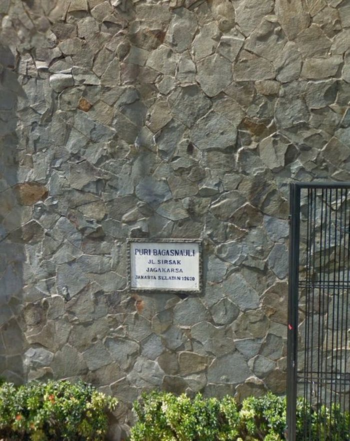 Rumah putih yang biasa untuk syuting FTV Gentabuana