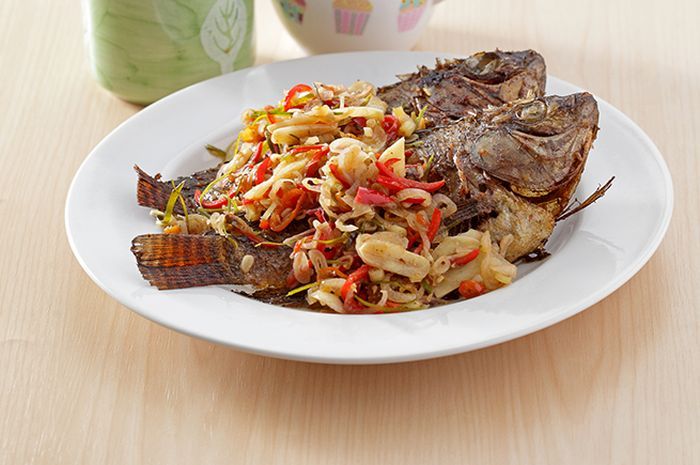 Ikan Goreng Kuning Sambal Matah