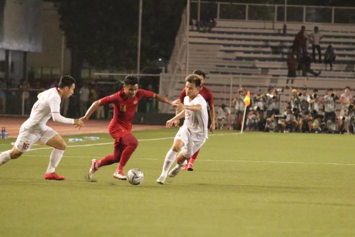 Aksi bek timnas U-22 Indonesia, Asnawi Mangkualam, saat menghadapi Vietnam pada final SEA Games 2019.