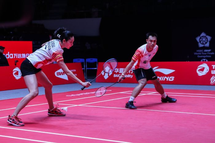 Ganda campuran Indonesia, Hafiz Faizal/Gloria Emanuelle Widjaja, tampil pada laga perdana Grup B BWF World Tour Finals 2019 di Tianhe Gymnasium, Guangzhou, China, Rabu (11/12/2019)