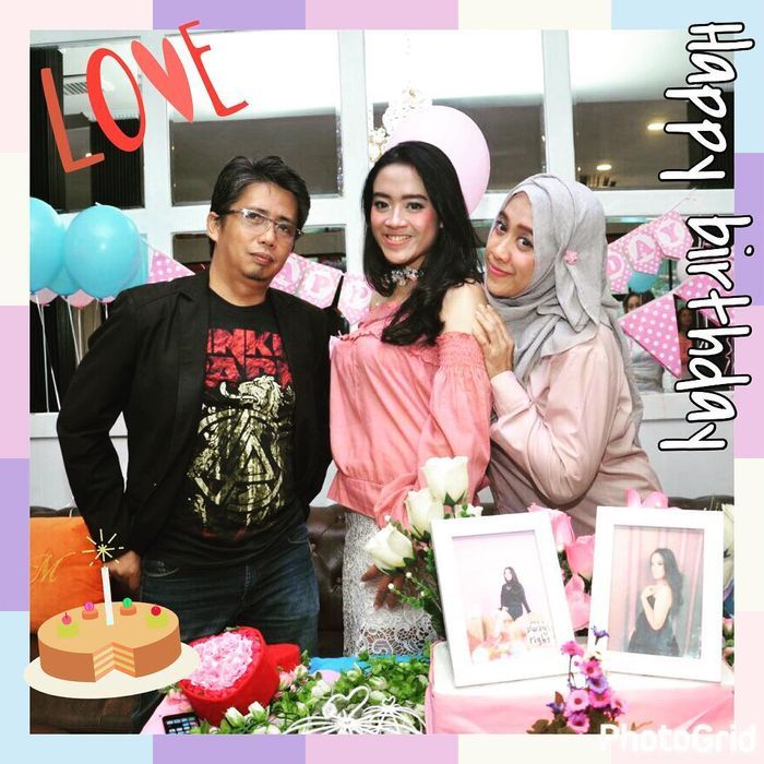 Mantan suami Mulan Jameela bersama keluarga