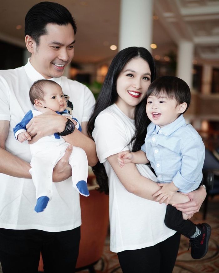Keluarga Sandra Dewi