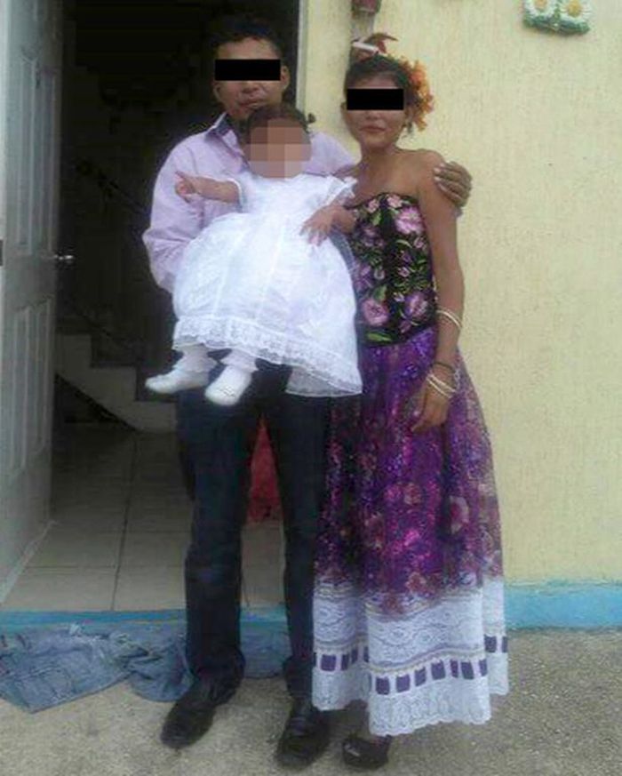 Osmara J. Martinez (19) dan Alfonso E. R. (26) beserta anak mereka.