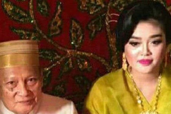 Seorang kakek berusia 70 tahun nikahi mahasiswi cantik, akhirnya malah diselingkuhi