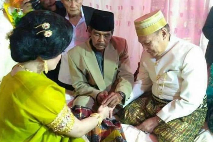 Prosesi akad nikah Kakek Tajuddin dengan Andi Fitri