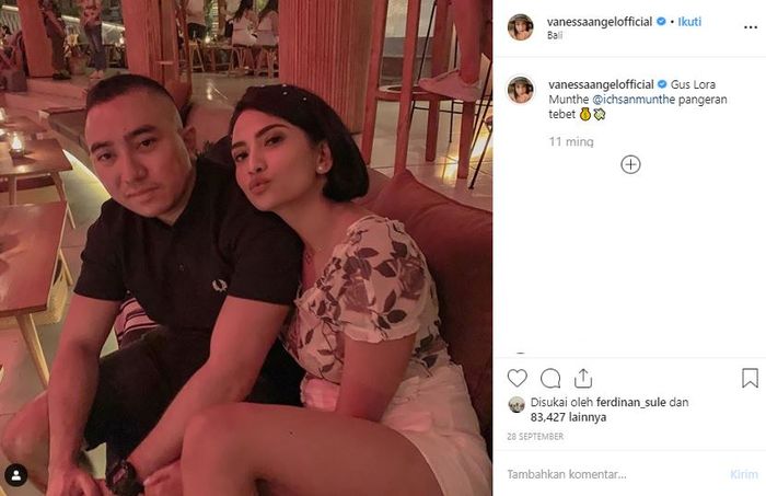Unggahan Vanessa Angel dengan pria yang disebut suaminya.