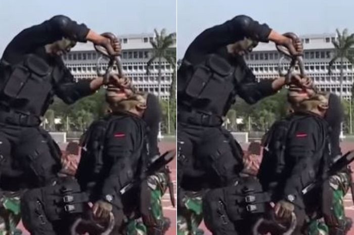 Aksi debus para anggota Kopassus