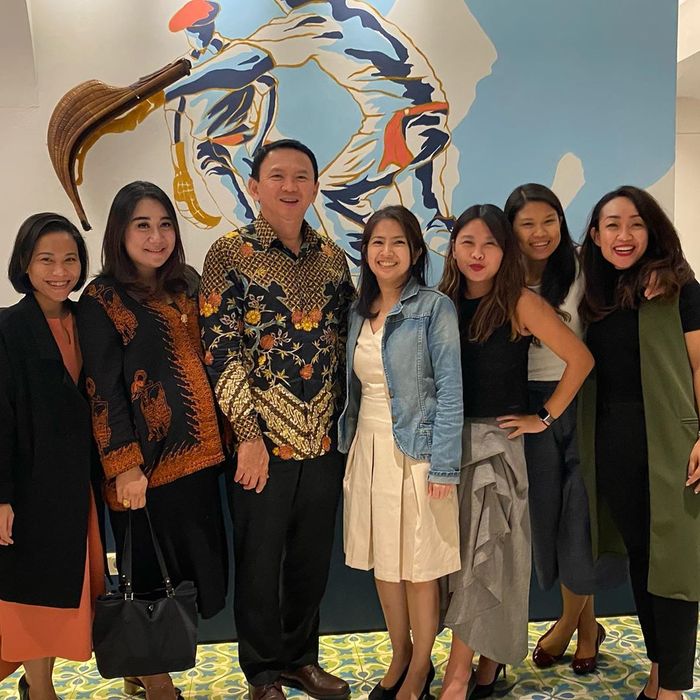 Tampilan Puput Nastiti Devi saat temani Ahok Dinner