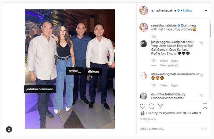 Nia bersama ketiga kakaknya